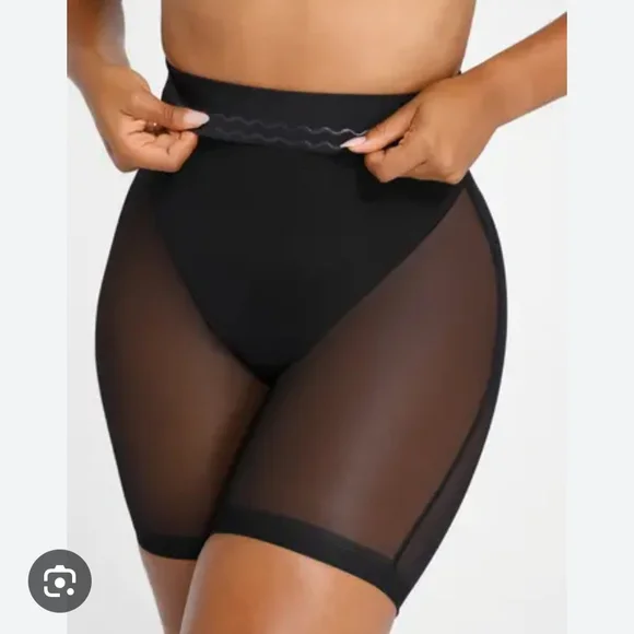 Shapellx Booty Shorts - Picture 5 of 6
